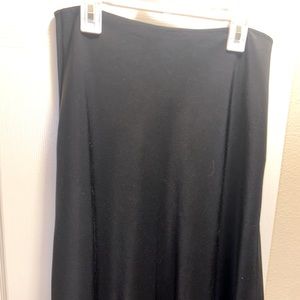 Black knee-length skirt